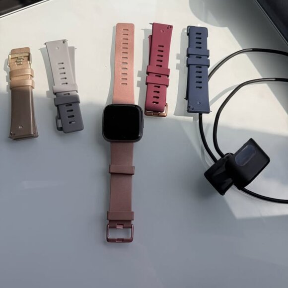 Fitbit Versa 2 Smartwatch – Rose Gold + Extra Bands & Charger - Picture 2 of 3